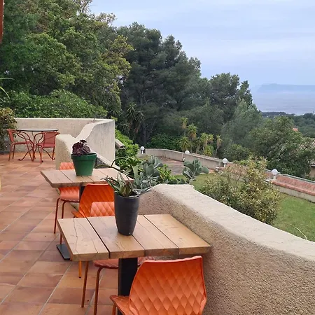 La M Pensionat Six-Fours-les-Plages
